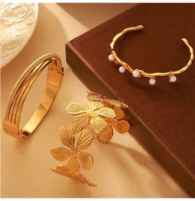 Picture of 18K Gold-Plated Free Lightweight Textured Bangles
